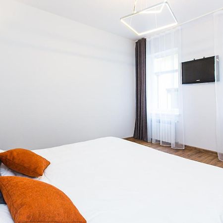 3 Vodna Apartment Lviv Eksteriør billede