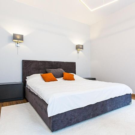 3 Vodna Apartment Lviv Eksteriør billede