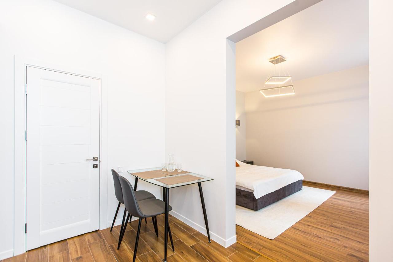 3 Vodna Apartment Lviv Eksteriør billede