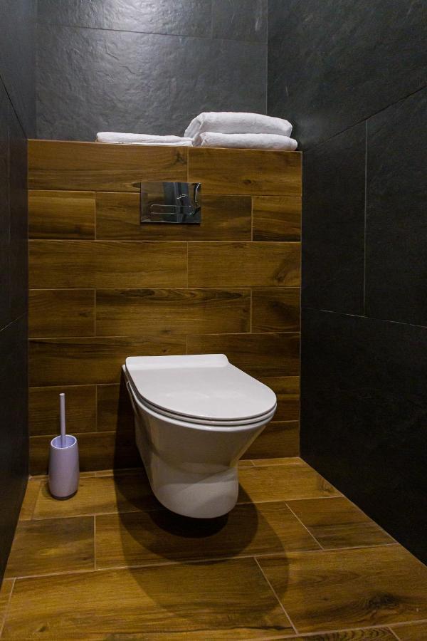 3 Vodna Apartment Lviv Eksteriør billede