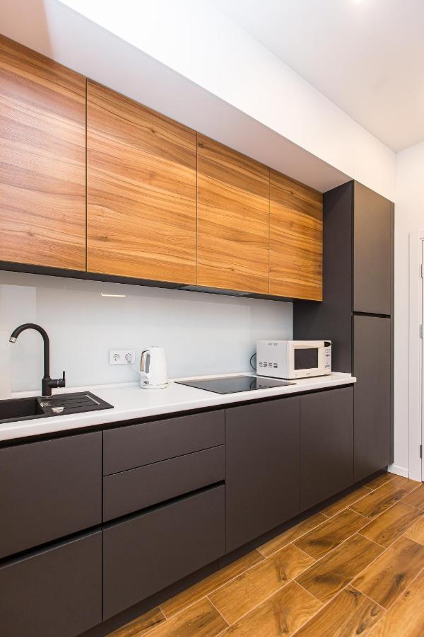 3 Vodna Apartment Lviv Eksteriør billede