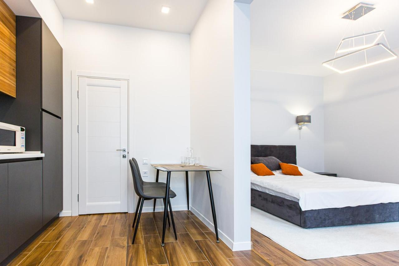 3 Vodna Apartment Lviv Eksteriør billede
